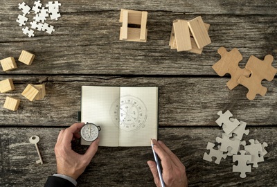 Compass with puzzles 400